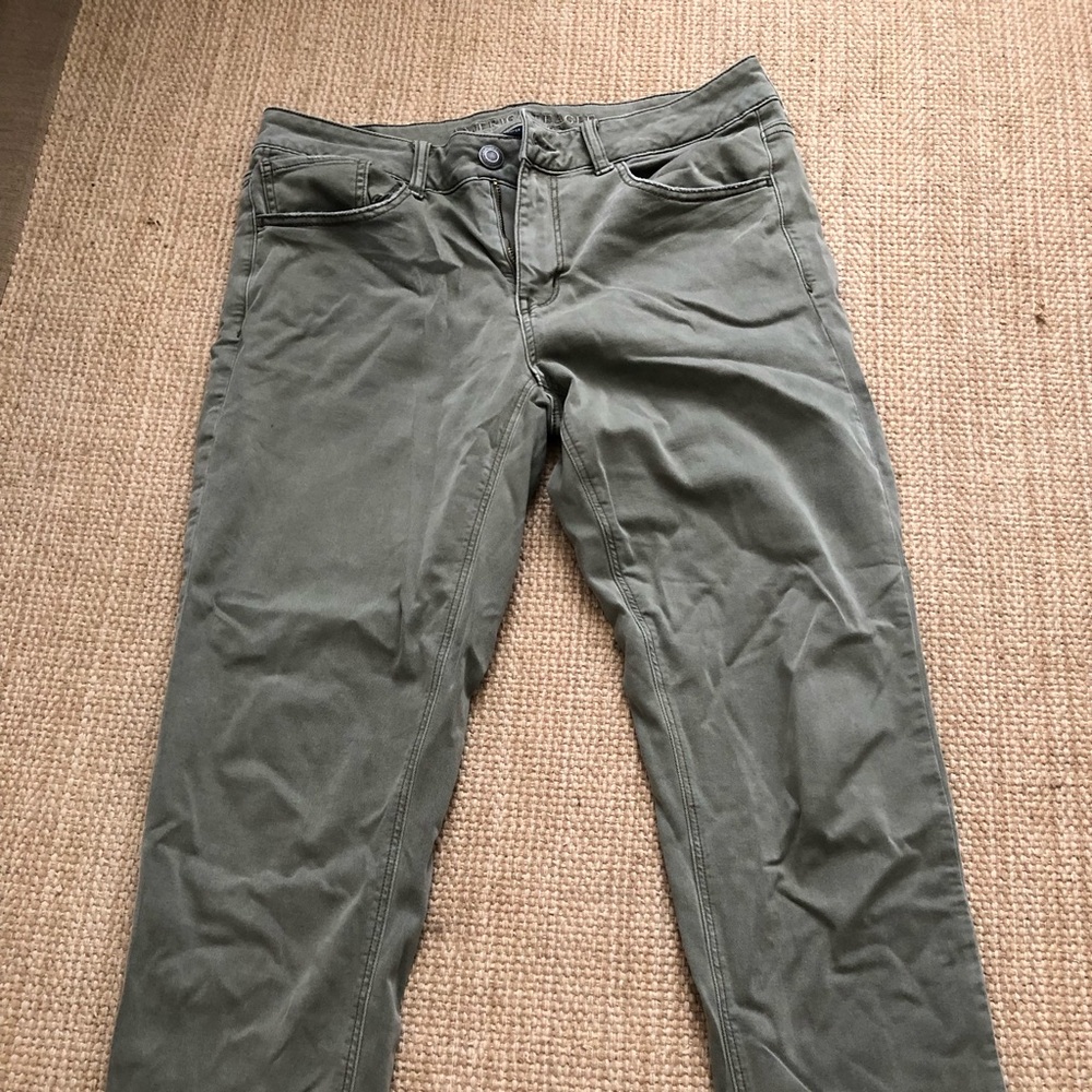 American Eagle olive green tomgirl pants